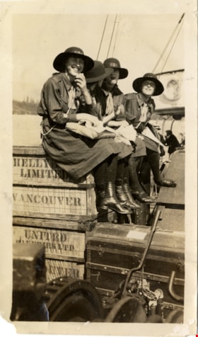 Girl Guides on ship, Jul 1923 thumbnail