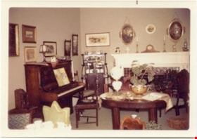 Interior of Elworth house, 19 Nov. 1971 thumbnail