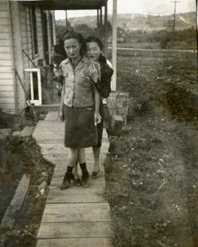 Suey Ying Jung (Laura) and friend, [between 1946 and 1955] thumbnail