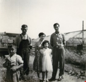 Hong family and neighbour child at Hop-On Farm, [1952 or 1953] (date of original), copied 2017 thumbnail