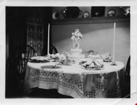 Wedding table of Flossie Smith and Herbert Parsons, [June 23, 1928] thumbnail