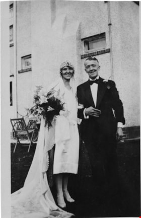 Flossie Smith and Herbert Parsons on their wedding day, [June 23, 1928] thumbnail