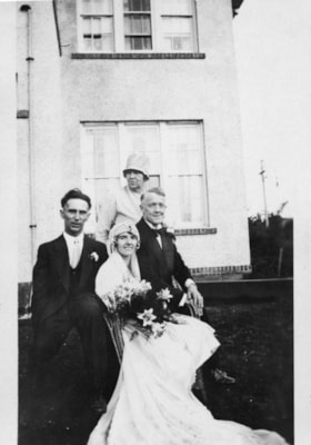 Flossie Smith and Herbert Parsons on their wedding day, [June 23, 1928] thumbnail