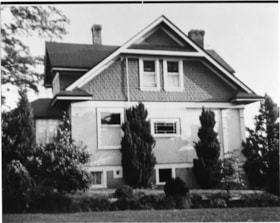 View of the Mervin Mawhinney house, [between 1958 and 1962] thumbnail