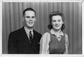 Alice Sparman Sanders and brother Lestor Sparman, [1943] thumbnail