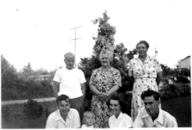 Sanders family, [1942] thumbnail
