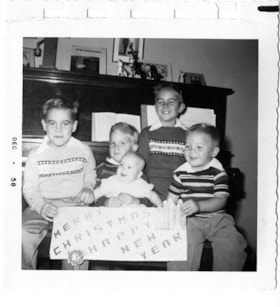 Sanders children at Christmas, Dec. 1958 thumbnail