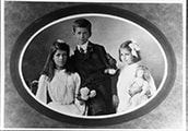 Esther, Leonard and Girlie Love, [between 1930 and 1940] (date of original), copied 1998 thumbnail