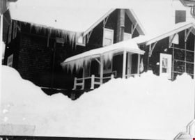 Love farmhouse in winter, [between 1930 and 1940] (date of original), copied 1998 thumbnail