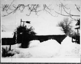 Love barn in winter, [between 1930 and 1940] (date of original), copied 1998 thumbnail