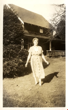 Sarah Parker in yard, [194-] thumbnail