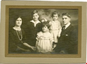 Parker family portrait, 1923 (date of original), copied [1998] thumbnail