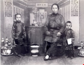 Portrait of Pauline Hong's great Grandmother and two children, [between 1890 and 1900] thumbnail