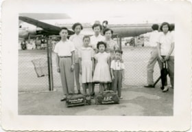 Hong family members at Hong Kong International Airport, 1958 thumbnail