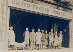 Workers outside of United Fraser Growers, [between 1938 and 1945] (date of original), 2019 (date of duplication) thumbnail