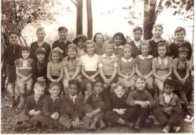 Barnet school class, [between 1941 and 1942] (date of original), copied 2004 thumbnail
