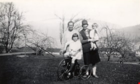 Elsie May, Louise and Eleanor Irwin with Aunt Mary Beale, [1930] (date of original), copied 2004 thumbnail