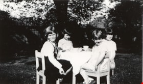Eleanor and Louise Irwin eating lunch with friends, [1932] (date of original), copied 2004 thumbnail