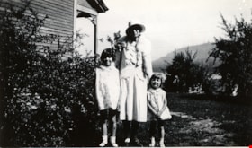 Mrs. Irwin with Eleanor and Louise, [1931] (date of original), copied 2004 thumbnail