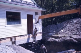 Royal bank building  lowered into place, 1976 thumbnail