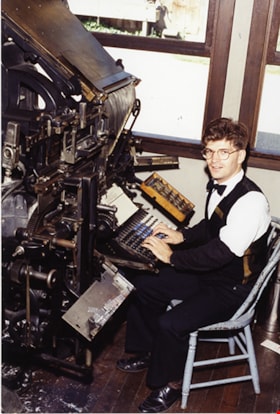 Interpreter with Lintotype machine, [199_] thumbnail