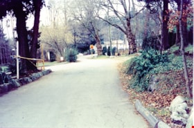 Road and entrance to New Haven, Jan. 2001 thumbnail