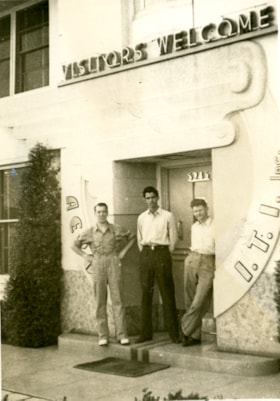Wally and friends outside of main entrance to Aero I.T.I., [between 1935 and 1939] thumbnail
