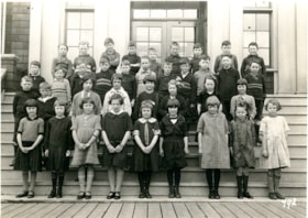 School class, April 1926 thumbnail