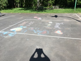 Chalk drawings in support of public health workers, 9 Apr. 2020 thumbnail