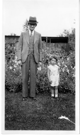 Edwin W. Bateman with grandson, [194-] thumbnail