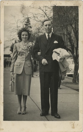 Margaret and Joe Corsbie on wedding day, 12 Apr. 1948 thumbnail