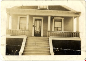 Knight-Roberts family home on Gilmore Avenue, [195-] thumbnail