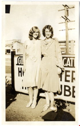 Margaret and Naida Knight, [193-] thumbnail