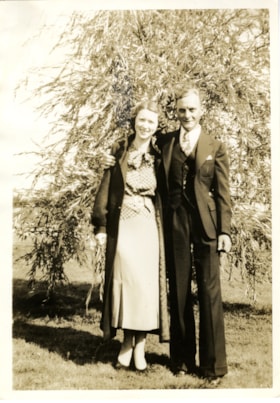 Margaret Norton and Fred Knight, [194-] thumbnail
