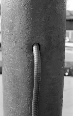 Detail of electrical conduit in centre pole, 1990 thumbnail