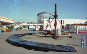 Centre pole being dismantled at P.N.E, 1990 thumbnail