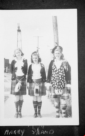 Highland dancers at Hastings Park, [193-] (date of original), copied 1996 thumbnail