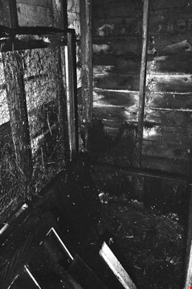 Interior of Cunningham barn, Jan. 1991 thumbnail