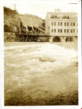 Stave Lake Dam and powerhouse, [c. 1915] thumbnail