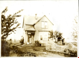 House and garden, [between 1918 and 1925] thumbnail