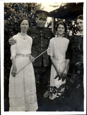 Thomas Robert Love with sisters, [between 1914 and 1918] thumbnail