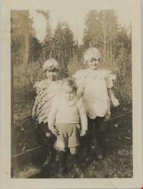 Ina, Frank and Mary Stanley, [1926 or 1927] thumbnail