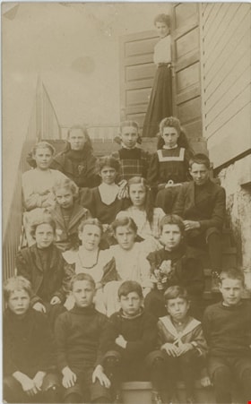 Students on steps of school, [191-] thumbnail