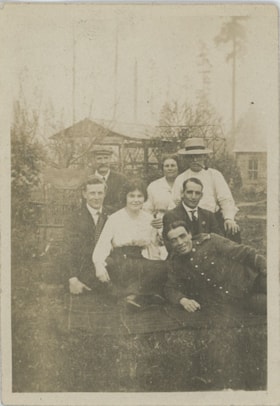 Stanley family and returned boys, [191-] thumbnail