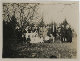 Members of the Love and Stanley families, [192-] thumbnail