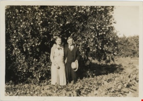 Annie and Flash Whiting, 1938 thumbnail