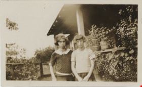 Girls in front of Jesse Love farmhouse, [192-] thumbnail