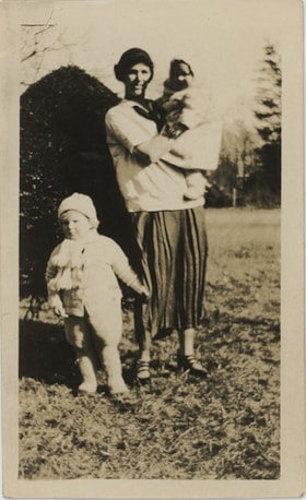 Esther Stanley with her daughters Mary and Ina, [192-] thumbnail