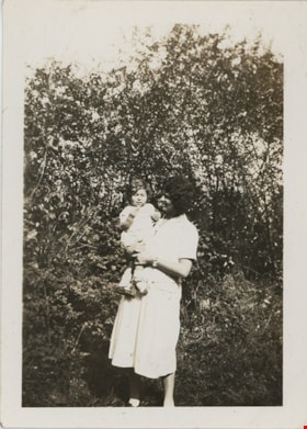 Esther Stanley holding child, [between 1922 and 1932] thumbnail