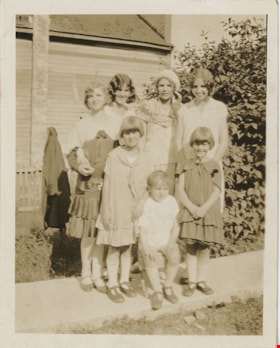 Four young women with Stanley children, [between 1925 and 1935] thumbnail